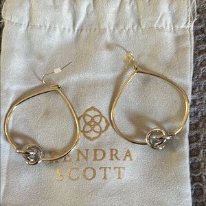 Kendra Scott Presleigh Love Knot earrings